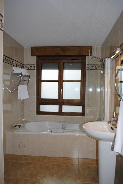 Hotel Rural La Corte De Los Pinares Vinuesa Værelse billede
